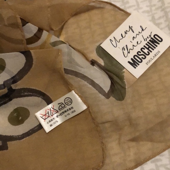 🧣Moschino Cheap and Chic silk scarf 🧣 - Picture 3 of 12